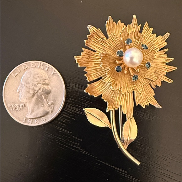 Vintage Signed Krementz Gold 3D Flower Stem Leaf Motif Cultured Pearl Brooch - Picture 5 of 5